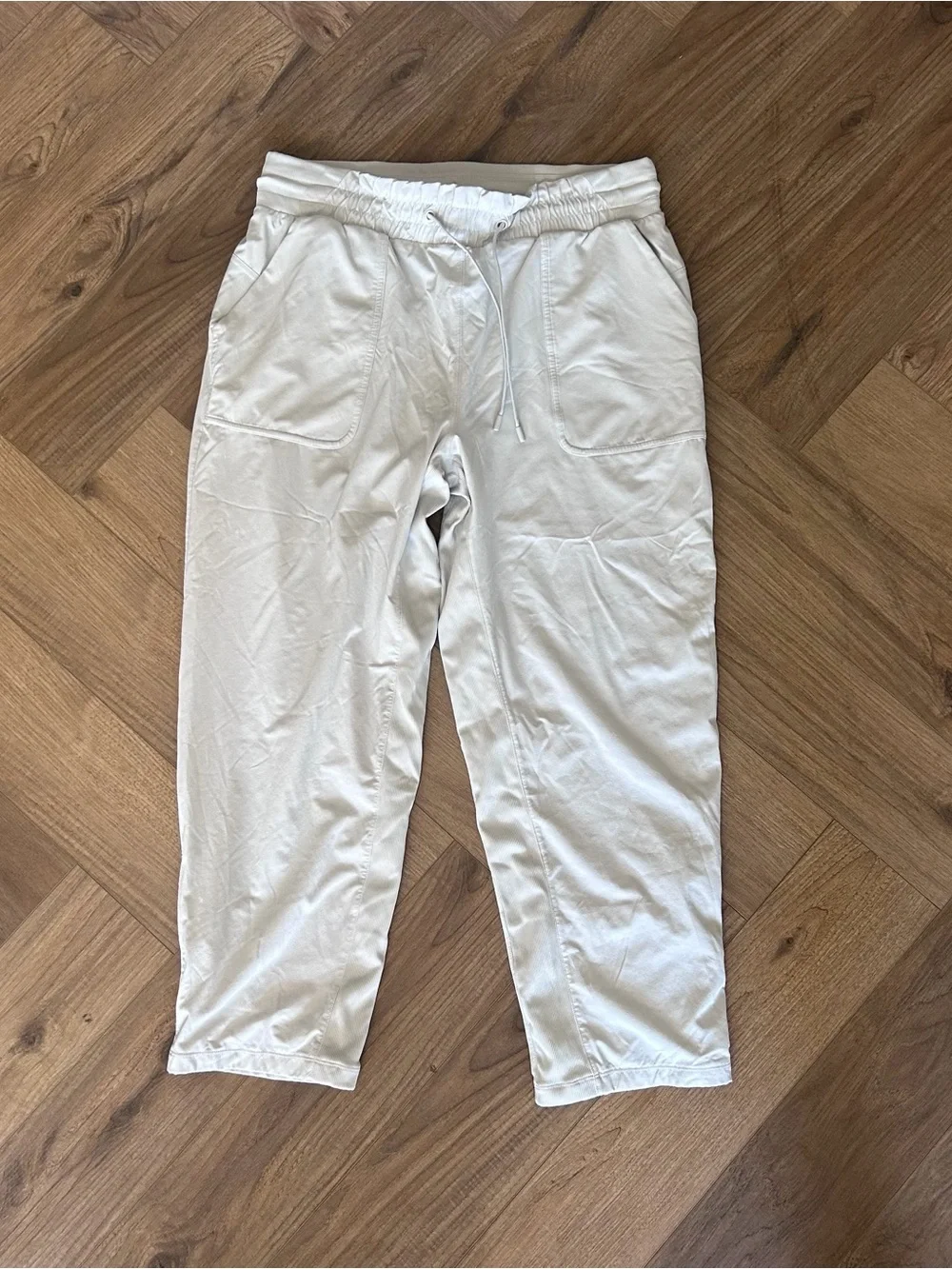 Lululemon grey cream crop athletic pants women’s size 10